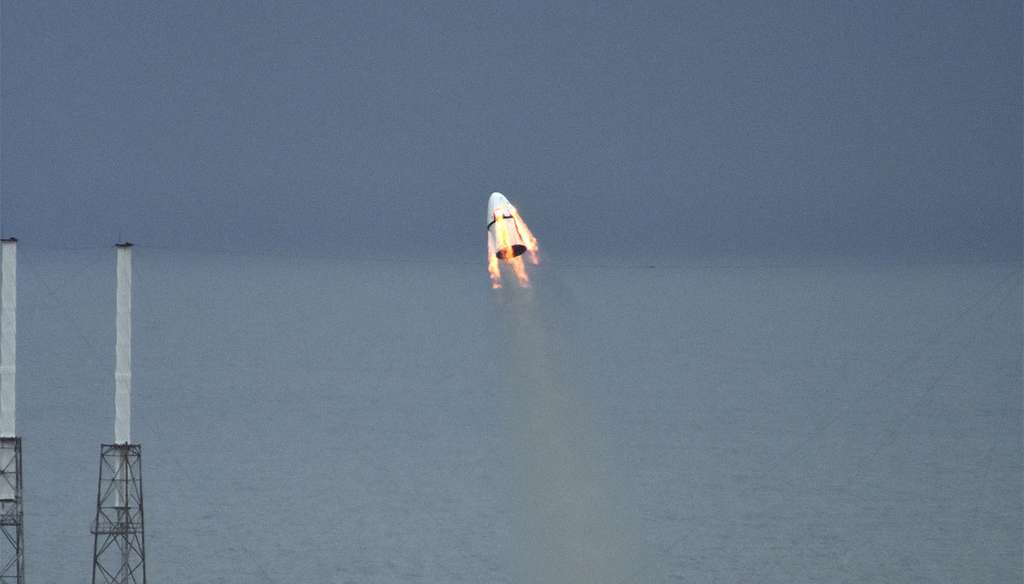 SpaceX a réussi son premier test d'éjection d'urgence de la capsule Dragon V2. © SpaceX