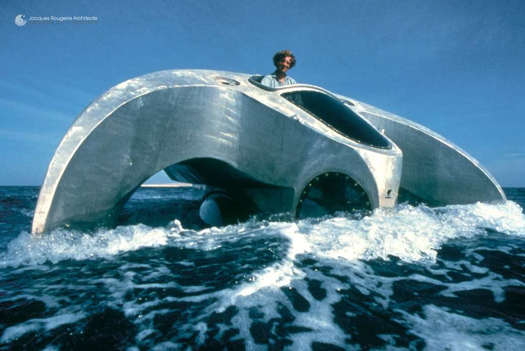 L'Aquascope, un bateau à moitié sous l'eau L'Aquascope, un bateau à moitié sous l'eau