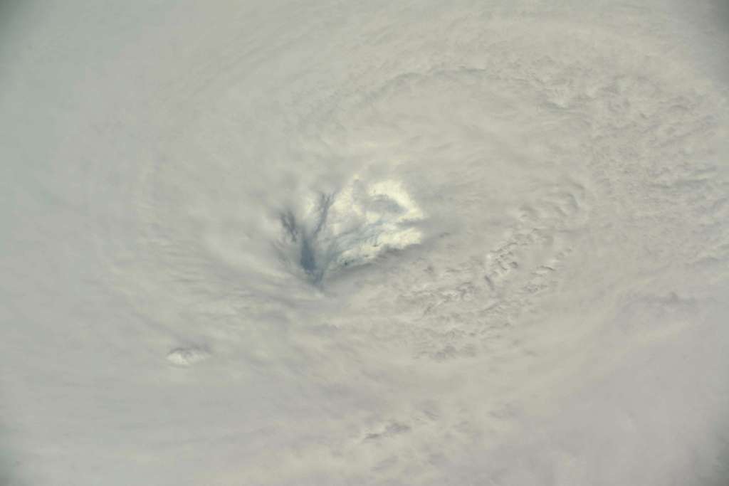 L'œil de l'ouragan Ida photographiée de la Station spatiale par Thomas Pesquet. © ESA, Nasa, T. Pesquet