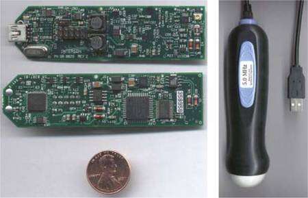 A gauche, les deux faces de l'appareil du circuit développé par William Richard. A droite, l'un des appareils réalisés par une entreprise. © Microsoft Research