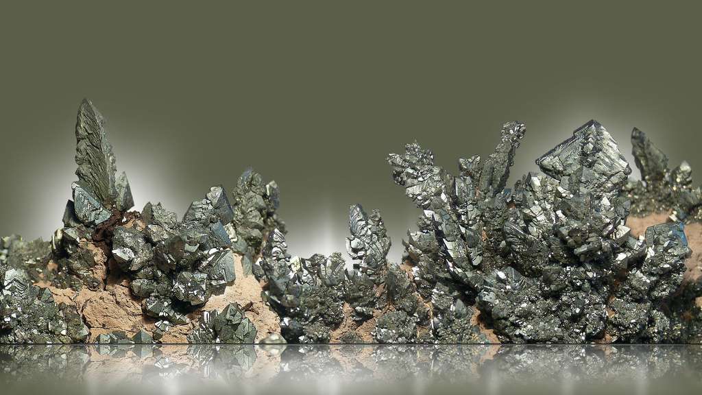 La marcassite, une cousine de la pyrite La marcassite, une cousine de la pyrite
