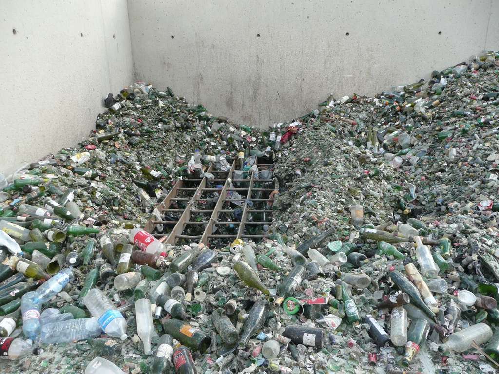 Entrer dans l’usine de recyclage du verre par la petite porte Entrer dans l’usine de recyclage du verre par la petite porte