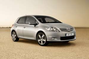 En version hybride, la nouvelle Toyota Auris ne rejette que 89 g de CO2 par km, au lieu de 135 dans sa version essence. © DR