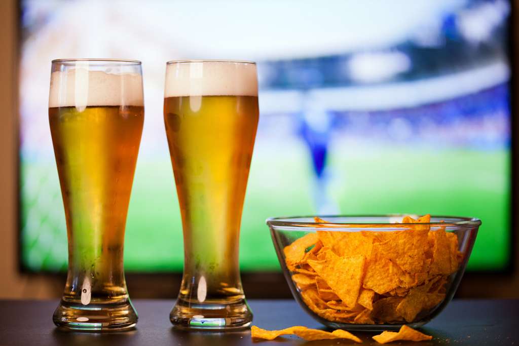 吃咸小吃会使您想要冰镇啤酒。 ©Melinda Nagy,Adobe Stock 吃咸小吃会使您想要冰镇啤酒。 ©Melinda Nagy,Adobe Stock