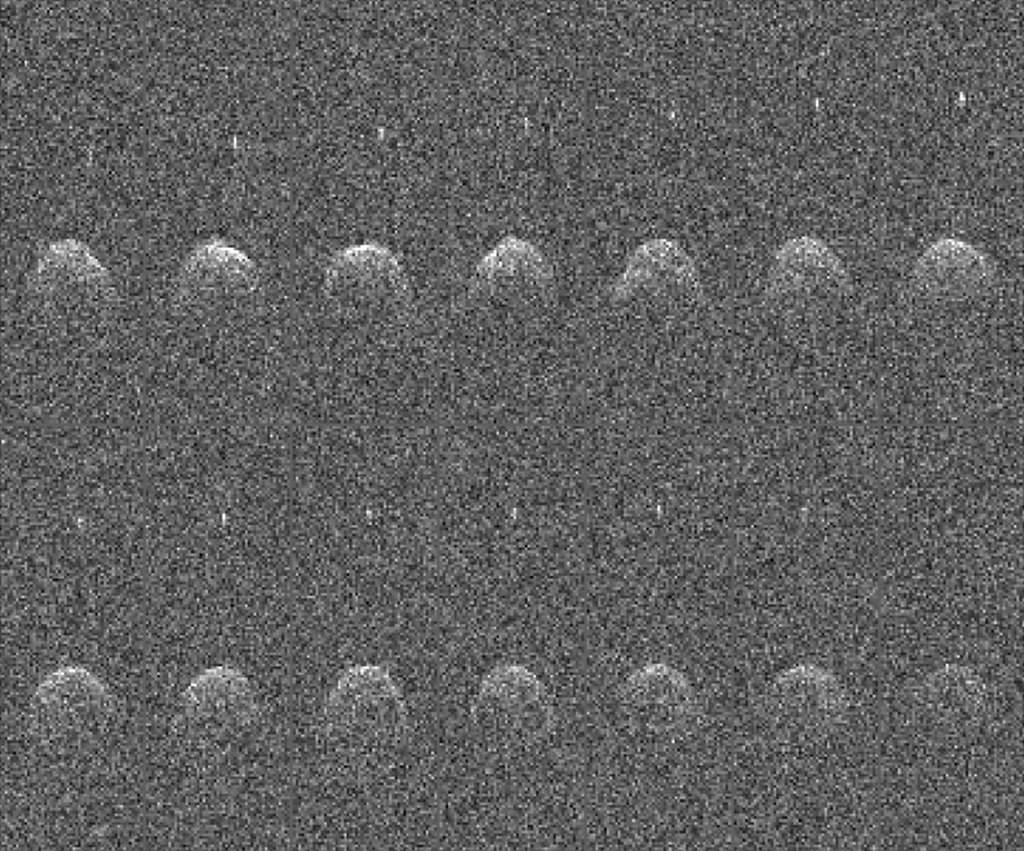 L'astéroïde binaire Didymos, composé de Didymos et Dimorphos, observé par le radiotélescope d'Arecibo en novembre 2003. © Arecibo Science Team, DR