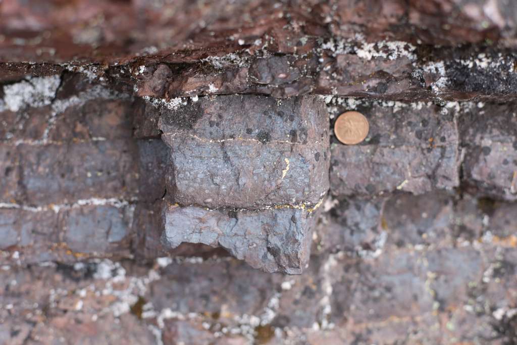 Roches sédimentaires riches en fer, datant du Protérozoïque, qui témoignent du faible taux d'oxygène sur Terre à cette époque. © Maxwell Lechte, Mc Gill University