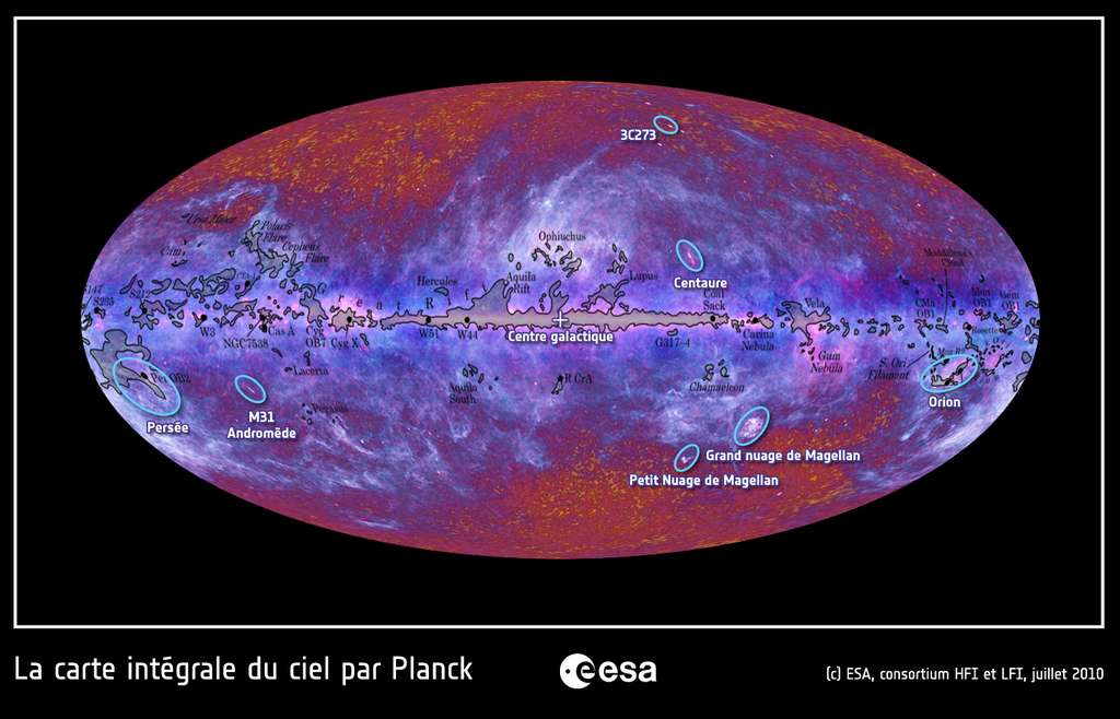 Carte intégrale du ciel obtenue avec le satellite Planck de l’Esa. Sur cette carte, des objets extragalactiques détectés par Planck sont signalés ainsi que la nébuleuse d’Orion dans notre Galaxie. Les noms de certaines structures de la Voie lactée ont été rajoutés. © ESA, HFI & LFI Consortia