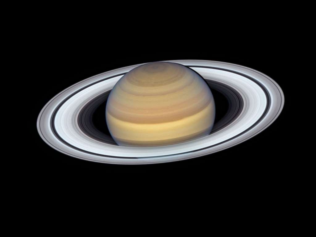 Les fins anneaux de Saturne Les fins anneaux de Saturne