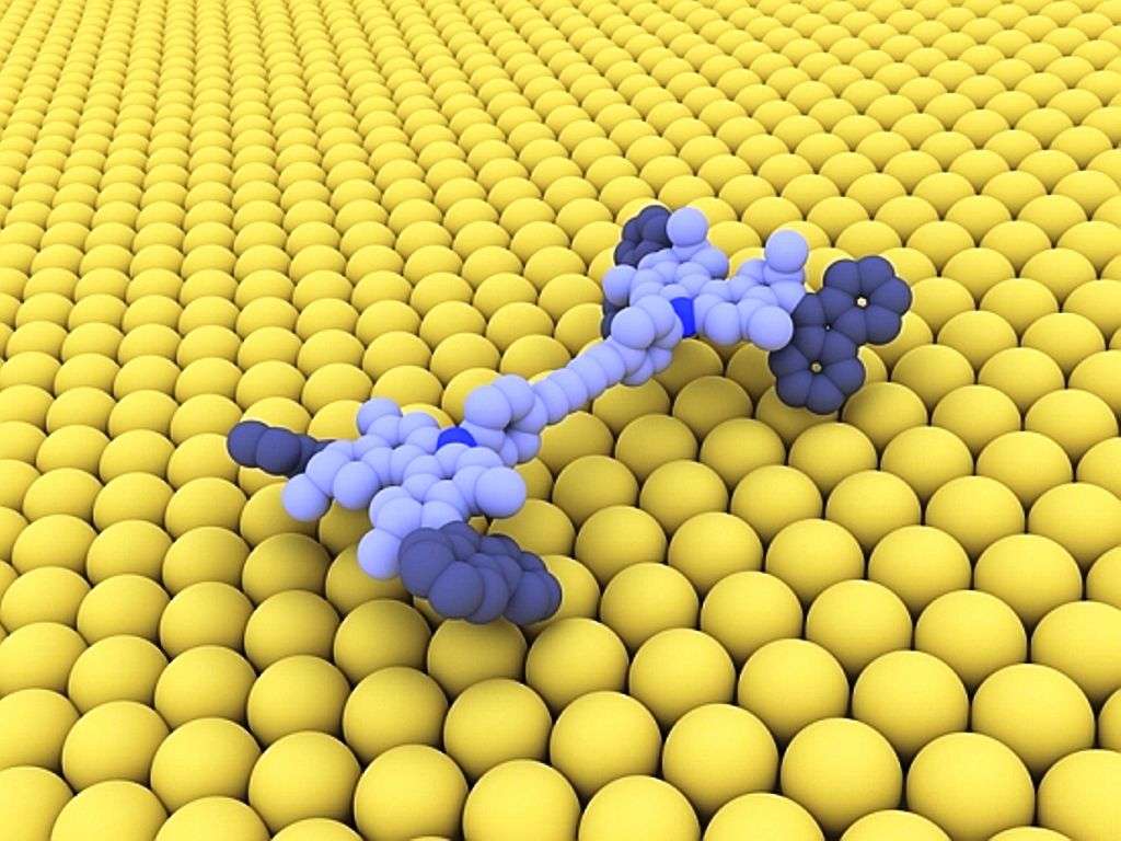 Une nanovoiture sur une surface de cuivre Une nanovoiture sur une surface de cuivre