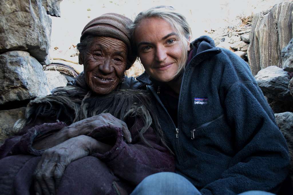 Deux femmes, deux cultures… deux amies Deux femmes, deux cultures… deux amies
