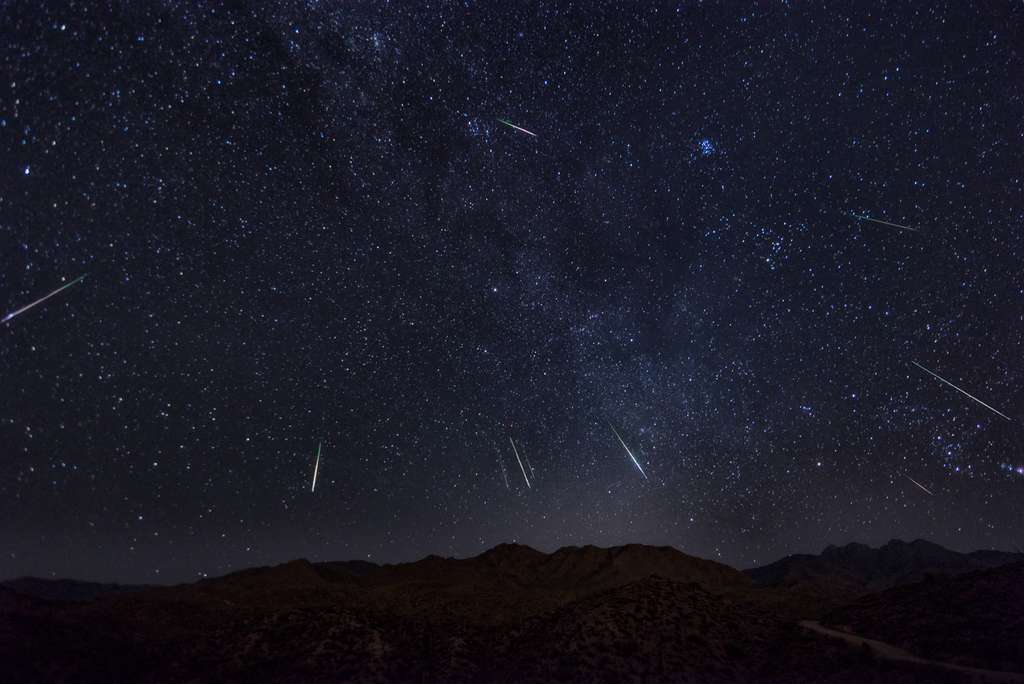 Photo Le Ciel D Arizona Parseme D Etoiles Filantes