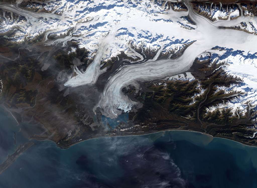 Le glacier de Bering et les tremblements de terre en Alaska Le glacier de Bering et les tremblements de terre en Alaska