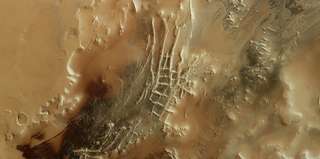 Mars : des structures qui ressemblent à des araignées et une « cité inca » photographiées à sa surface !