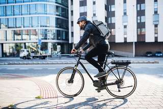 Transformez vos déplacements grâce au vélo électrique Moma Bikes : un VAE à moins de 1000 €