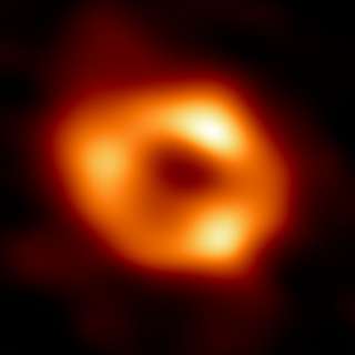 Pourquoi l’image du trou noir de la Voie lactée a-t-elle été obtenue 3 ans après ce qui était prévu ?
