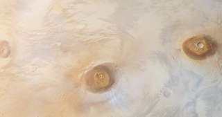 Mars comme vous ne l’avez jamais vue : la Nasa capture une scène irréelle d’un volcan géant qui perce les nuages