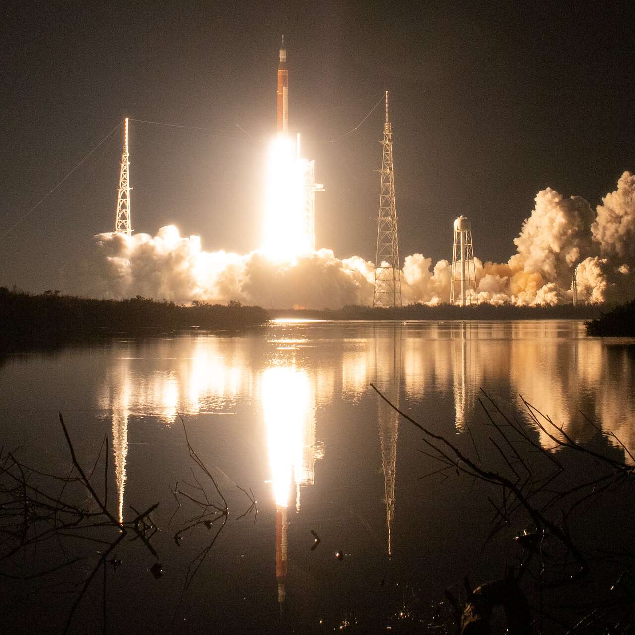 La méga-fusée Artemis décolle pour la première fois vers la Lune