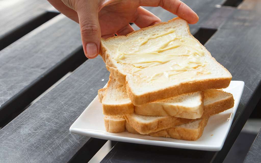 Video Loi De Murphy Pourquoi La Tartine Tombe T Elle Toujours Du Cote Beurre