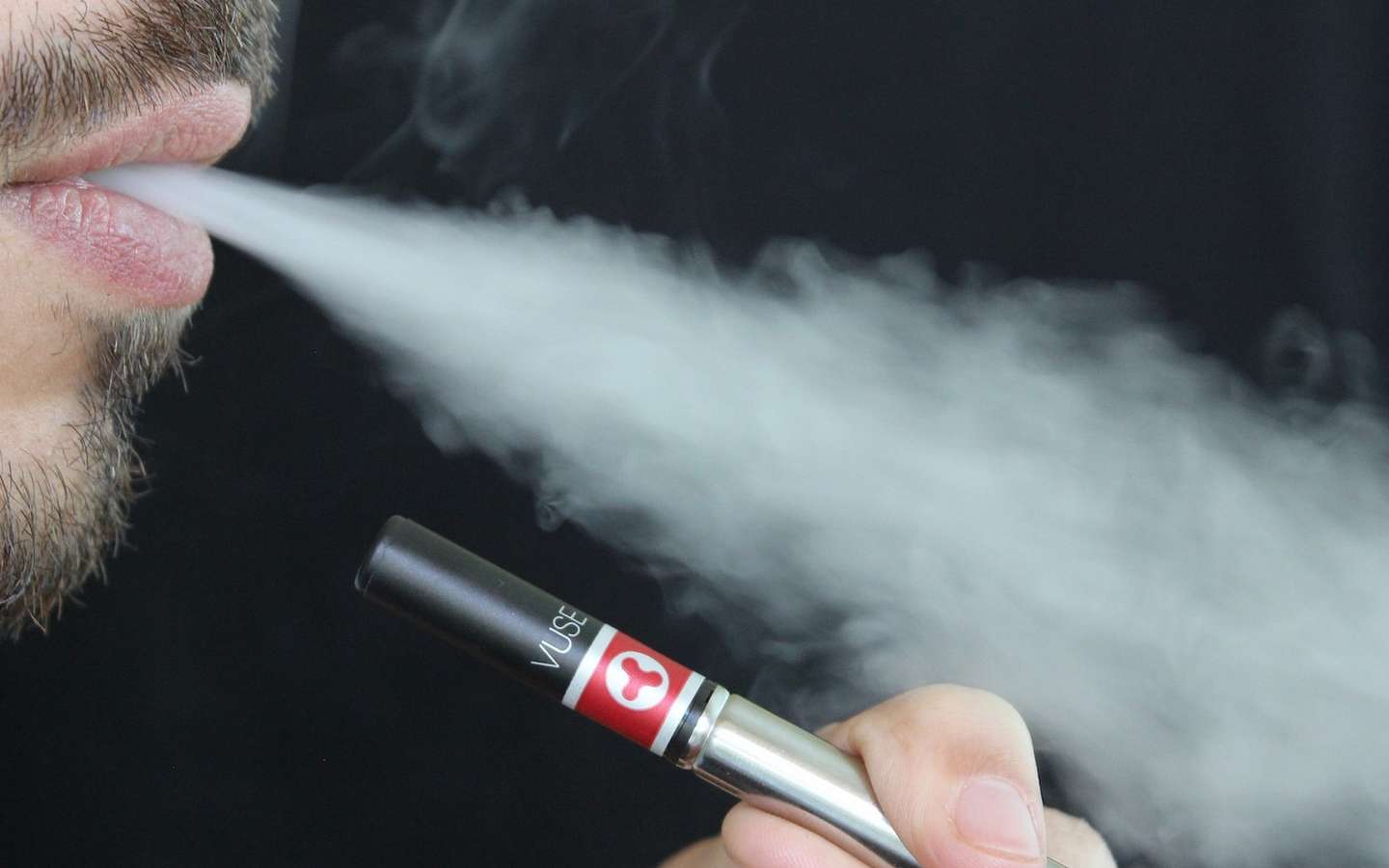 Cigarettes lectroniques des m taux toxiques trouv s dans les