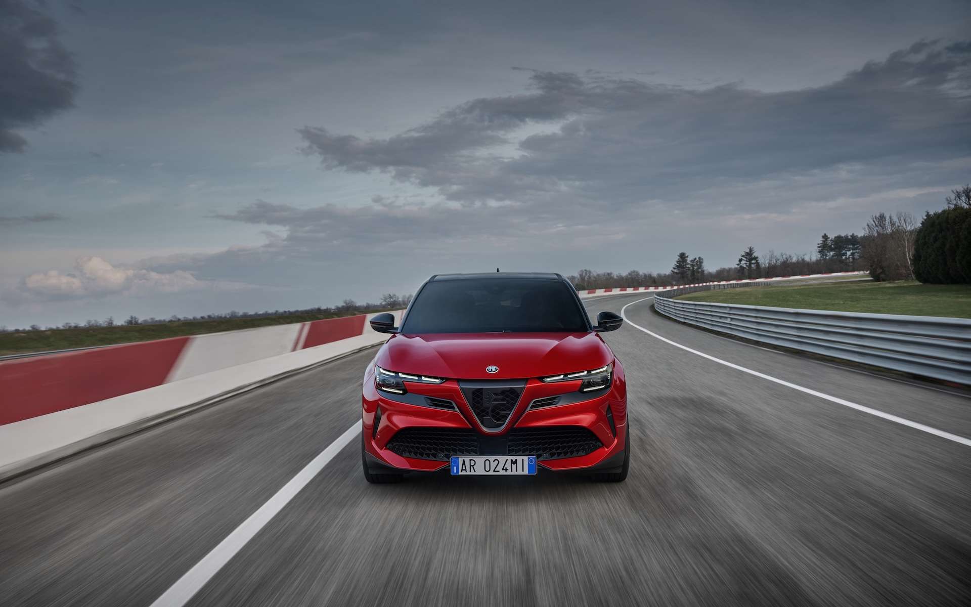 Nouvelle Alfa Romeo Junior : électrique ou hybride, au choix !