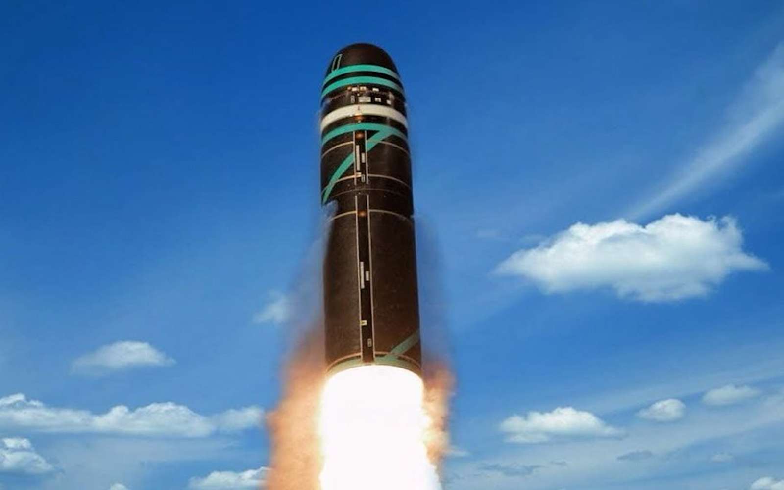 Tir de missile dans le sud-ouest : la France renforce sa dissuasion nucléaire