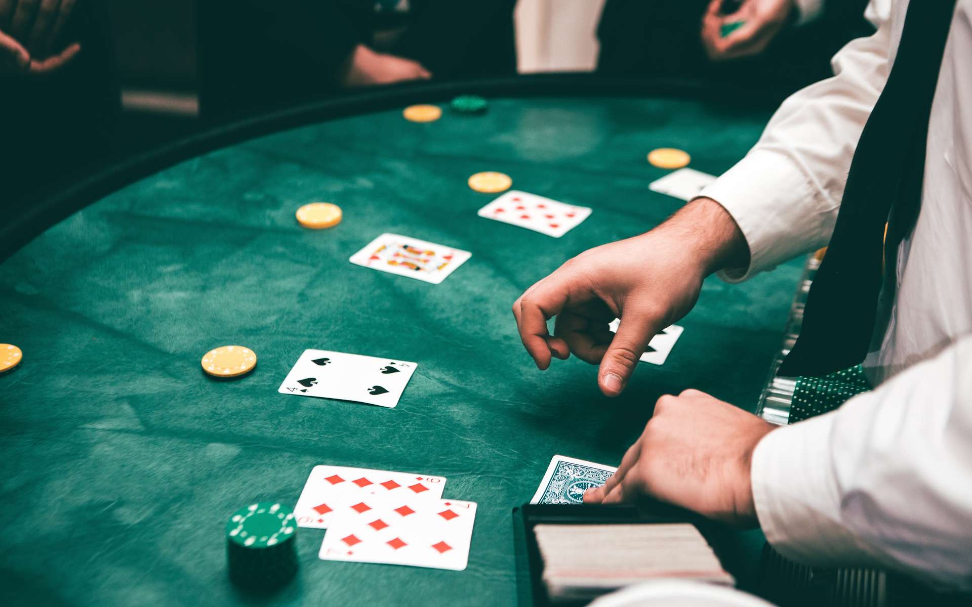 Attention à ne pas devenir addict à l'ambiance des casinos ou aux jeux de hasard en ligne. © Javon Swaby, Pexels