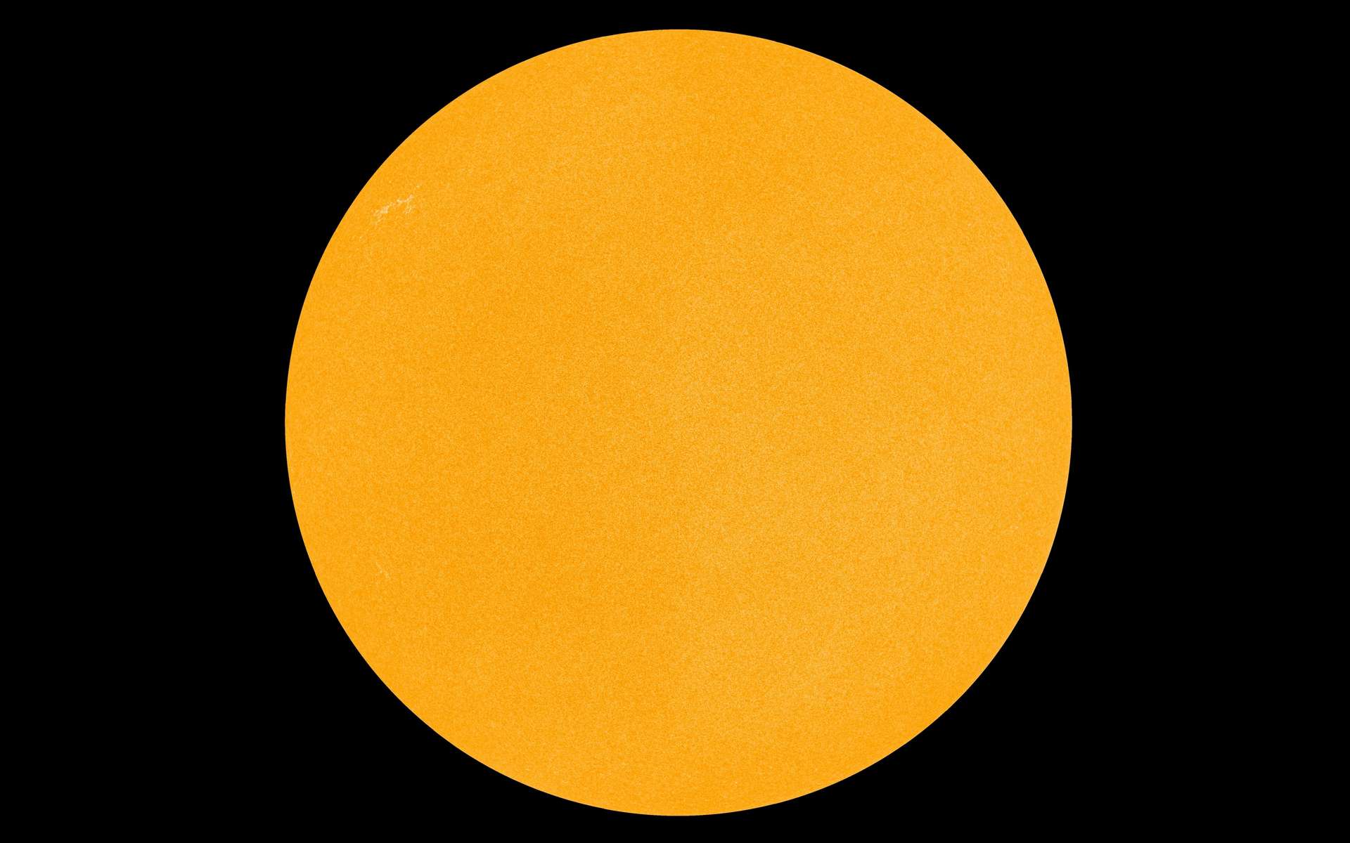 Pas l'ombre d'une tâche sombre à la surface du Soleil ce 19 mai 2020. Il en est ainsi depuis des dizaines de jours. © SDO, HMI