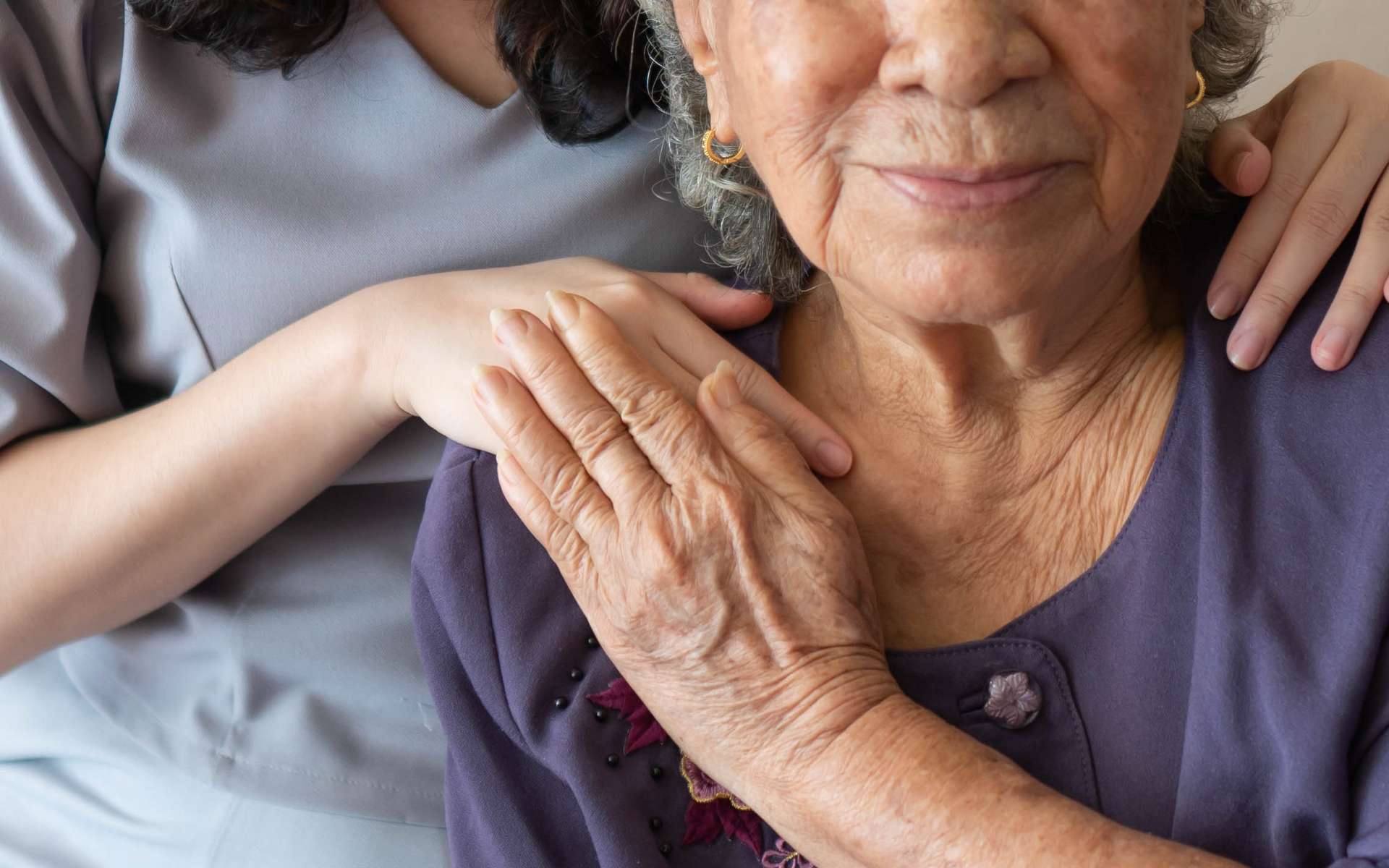 Alzheimer : cette découverte pourrait expliquer pourquoi les femmes sont deux fois plus touchées par la maladie
