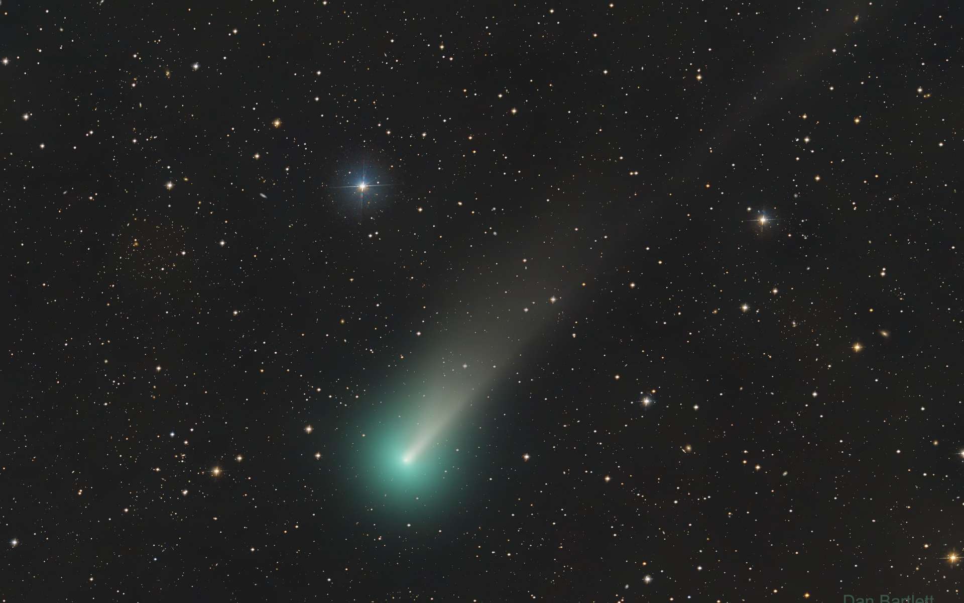La comète Leonard passera au plus près de la Terre dimanche : comment l'observer ?
