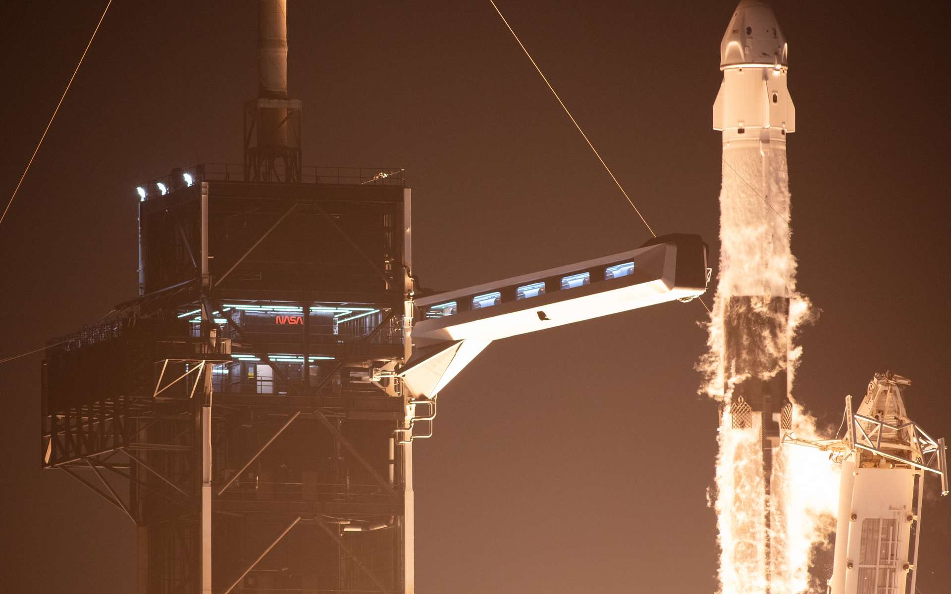 Die besten Bilder vom Start von SpaceX Dragon