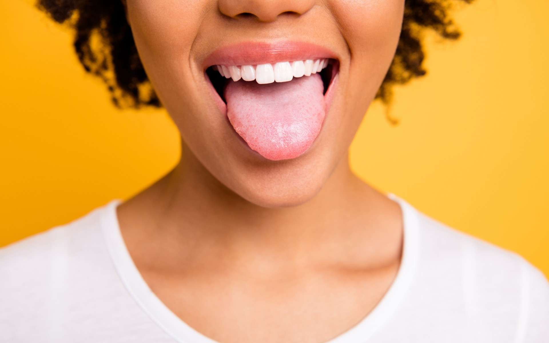 Patient bizarre : des poils noirs recouvrent sa langue