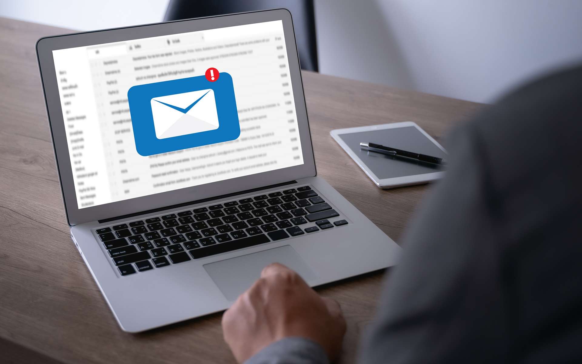 Vos e-mails sont espionnés en permanence