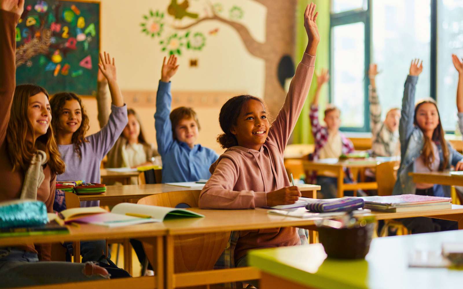 Échec cuisant des écrans à l'école : la Suède revient aux livres pour sauver l'éducation