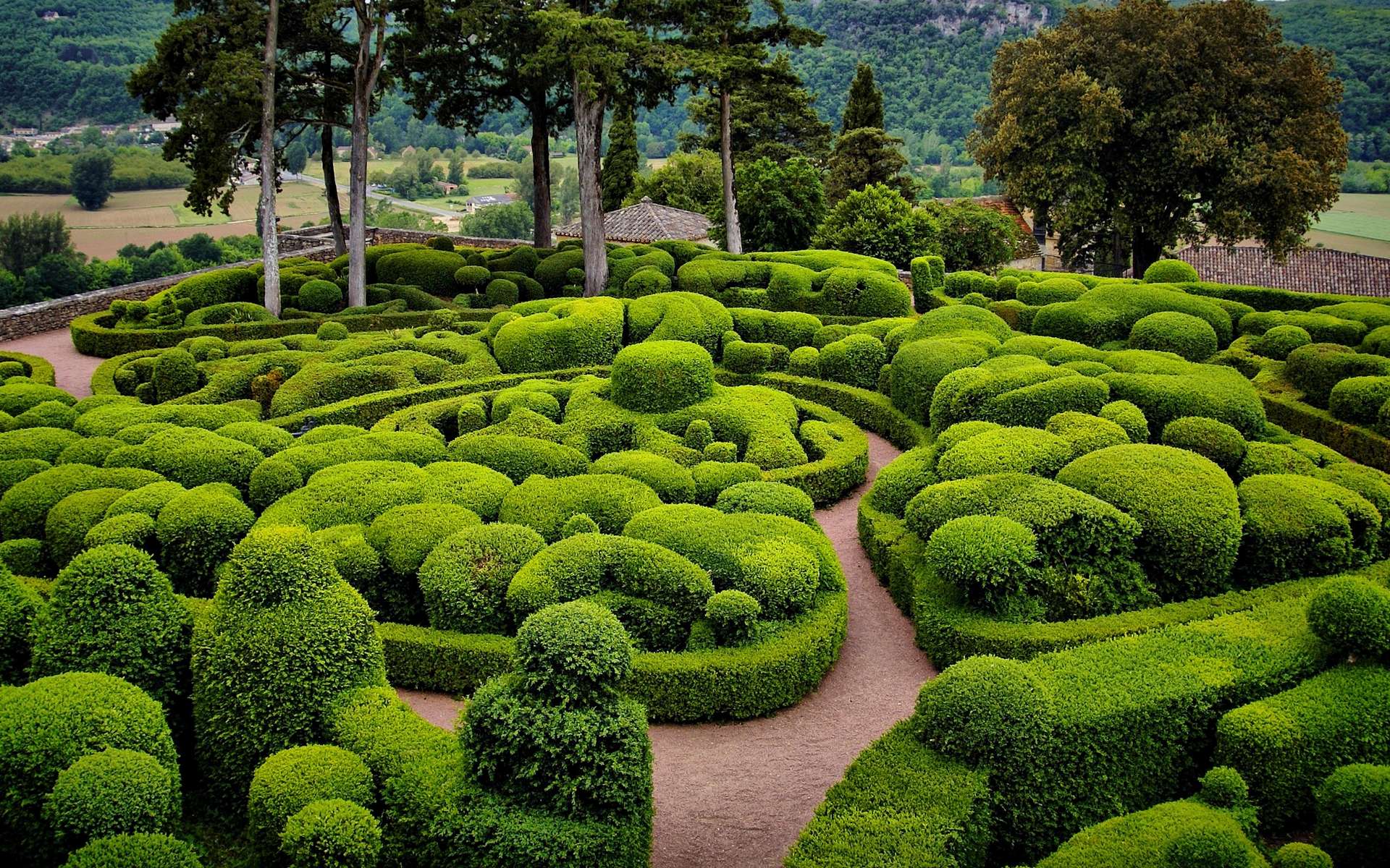 Visiter un parc ou un jardin. © guillaume3176, Adobe Stock