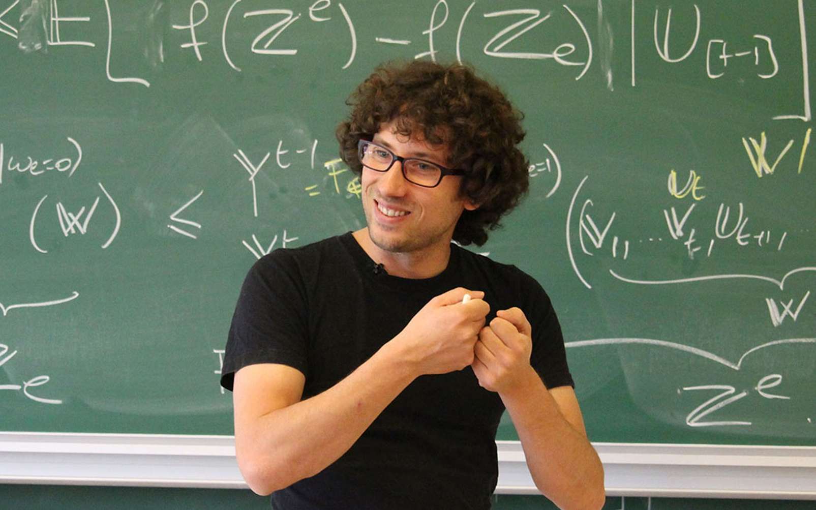Médaille Fields 2022 : le Français Hugo Duminil-Copin explore les énigmatiques mathématiques du magnétisme de la matière