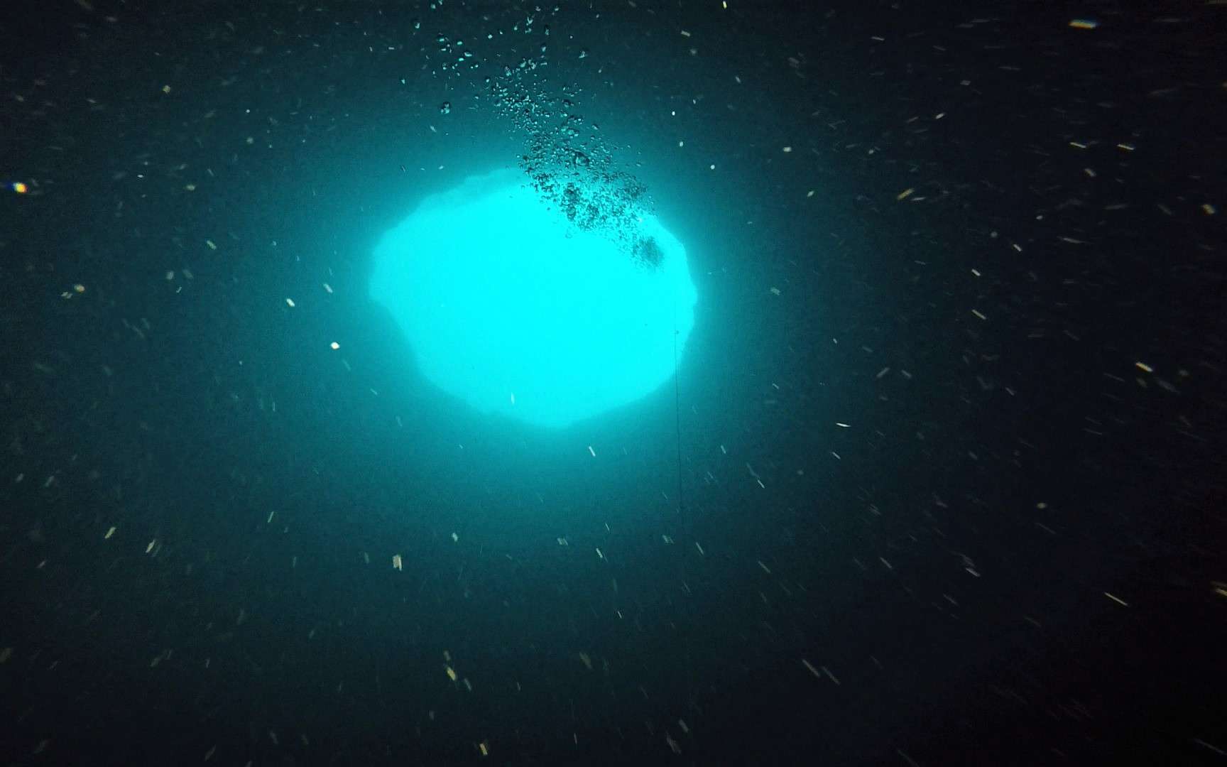 Les scientifiques partent explorer l'immense Trou bleu au large de la Floride