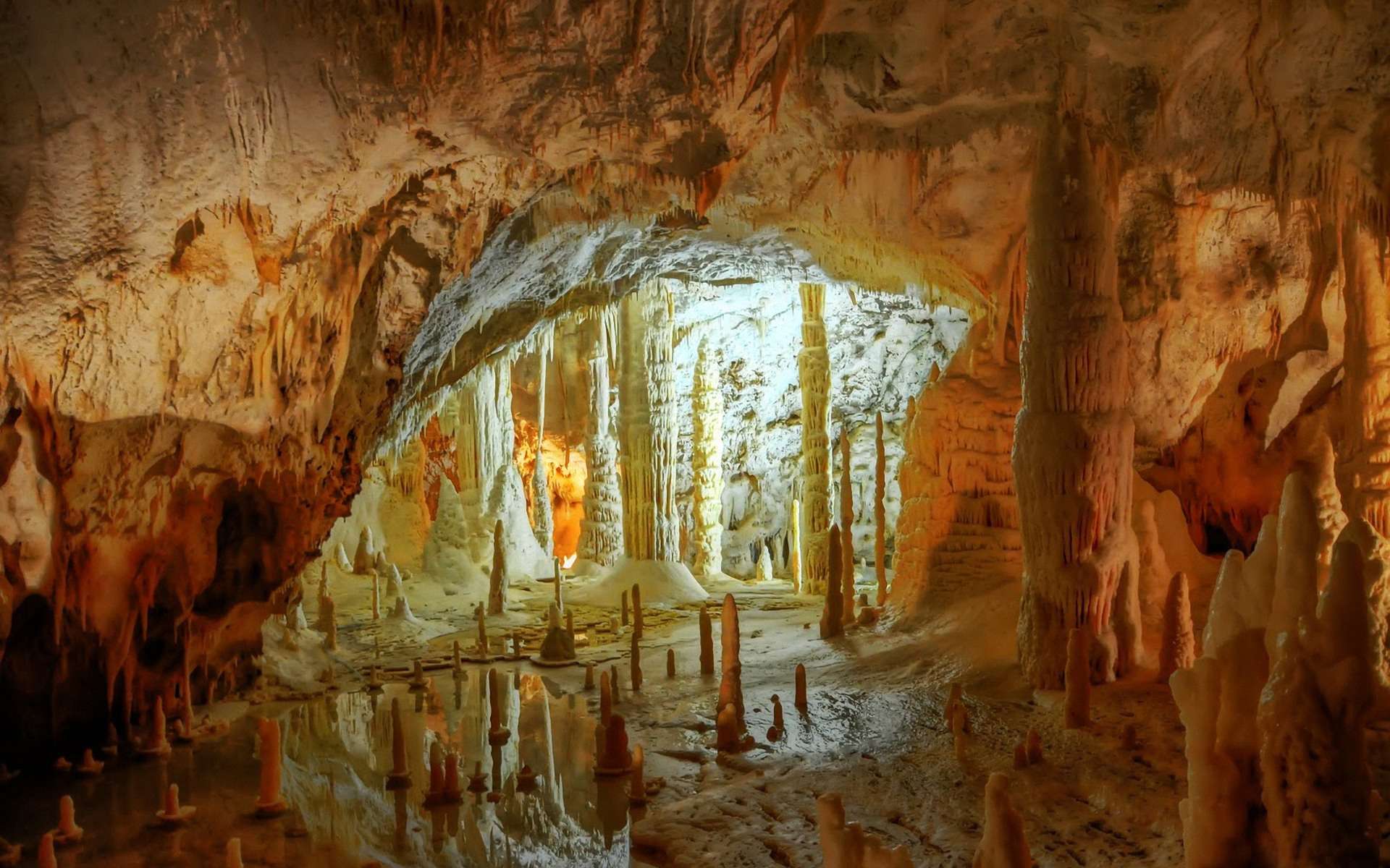 Grottes Et Cavernes Les Secrets Des Profondeurs Dossier