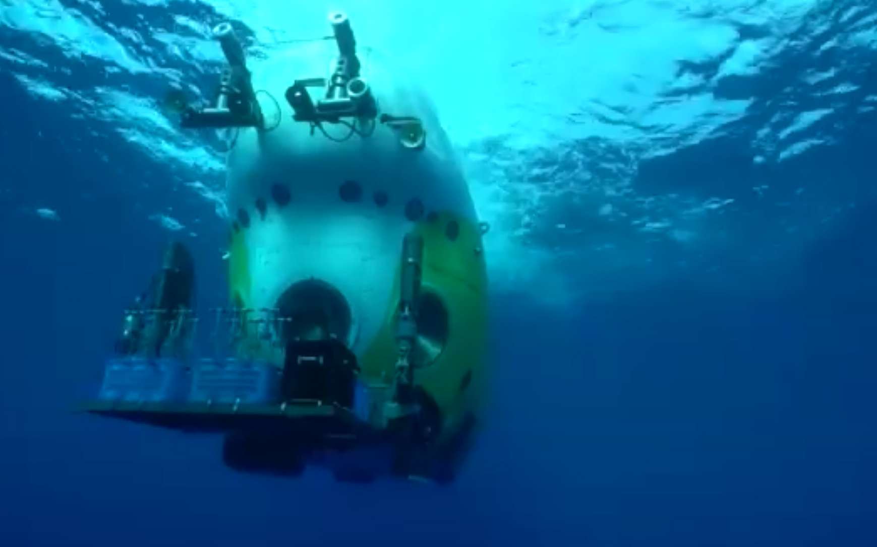 Pour la première fois, un submersible retransmet des images en direct depuis les abysses