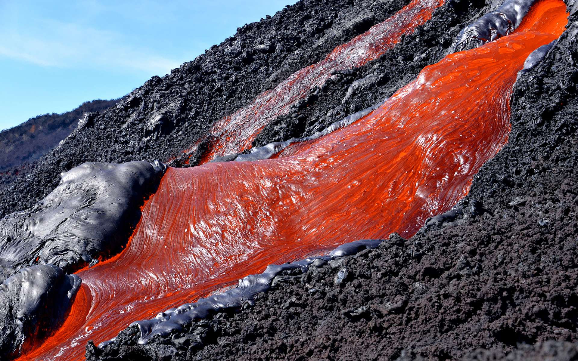 Piton de la Fournaise : de toutes formes et couleurs, des coulées de lave très variées !