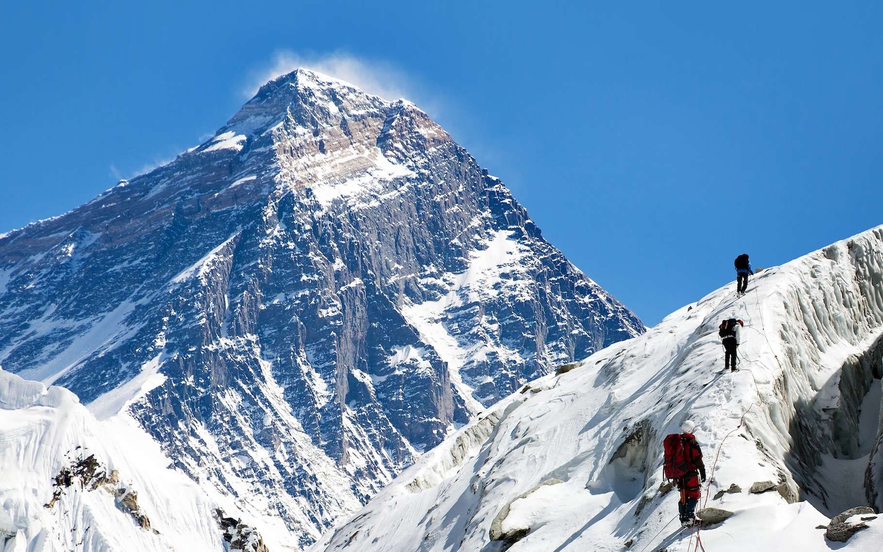 Quelle est cette trace inattendue que les hommes laissent sur l'Everest ?