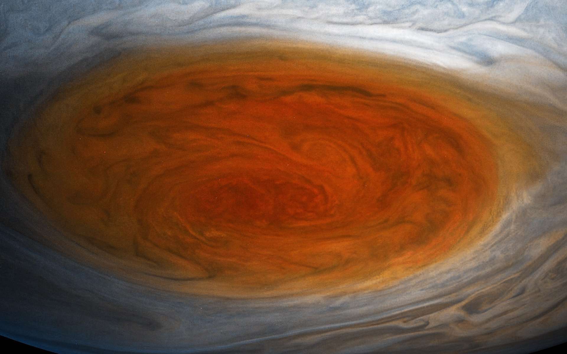 Gros plan sur la Grande Tache Rouge de Jupiter photographiée par Juno le 10 juillet. L’image brute a été traitée par Seán Doran et Gerald Eichstädt. © Nasa, JPL-Caltech, SwRI, MSSS, Gerald Eichstädt, Seán Doran