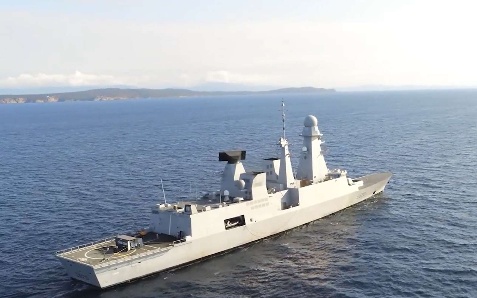 La Marine nationale française vient de tester son canon laser anti-drones