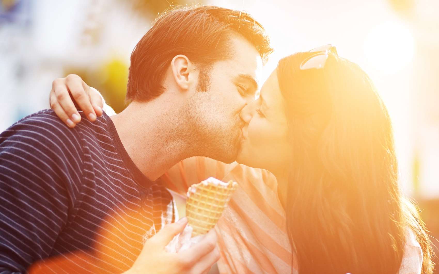 Le premier but du baiser n'est pas ce que vous croyez et cela va vous étonner !
