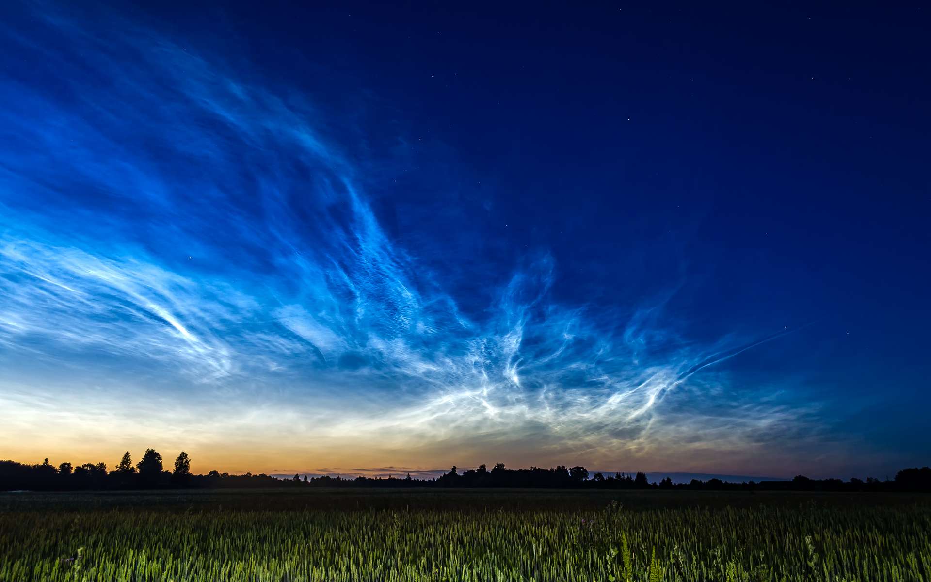 La Nasa n'avait jamais observé autant de nuages noctulescents qu'en juin 2022