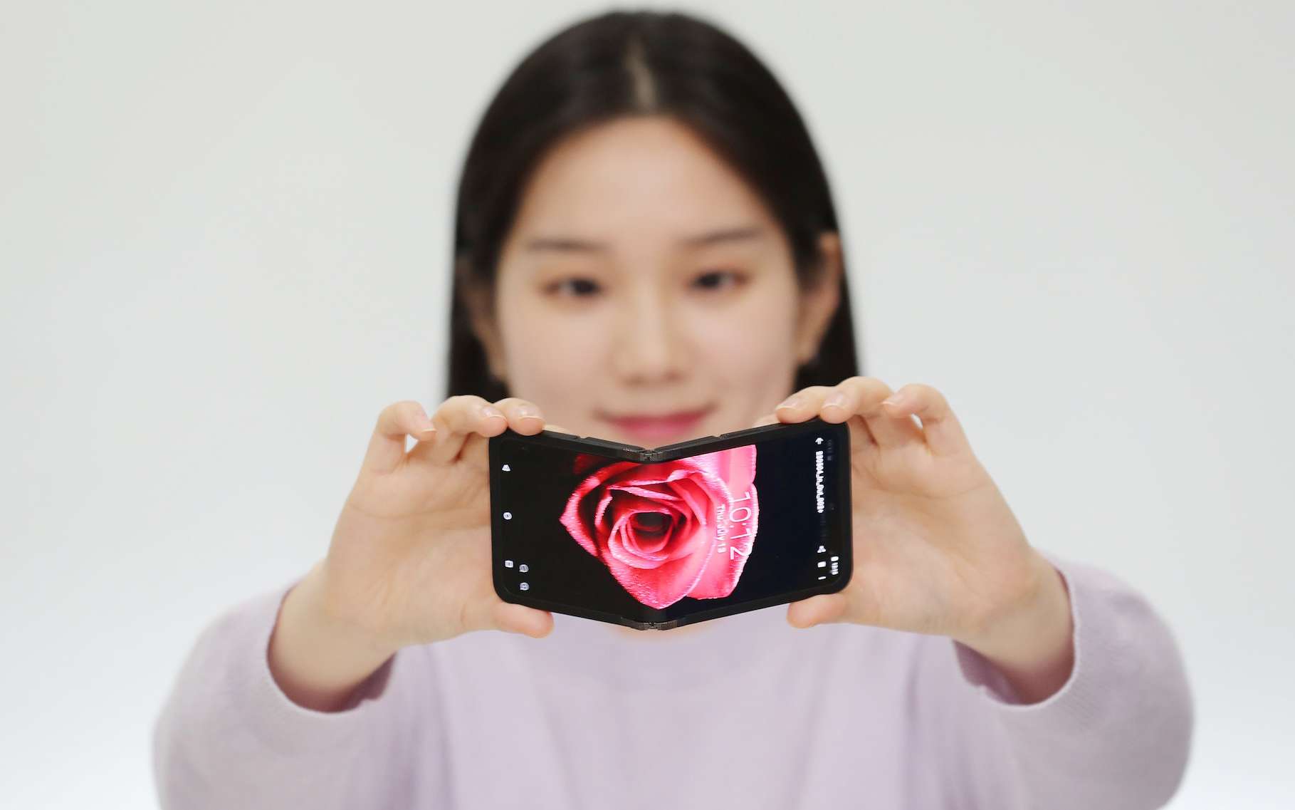 Samsung dévoile une nouvelle technologie d'écran pliable en avant-première