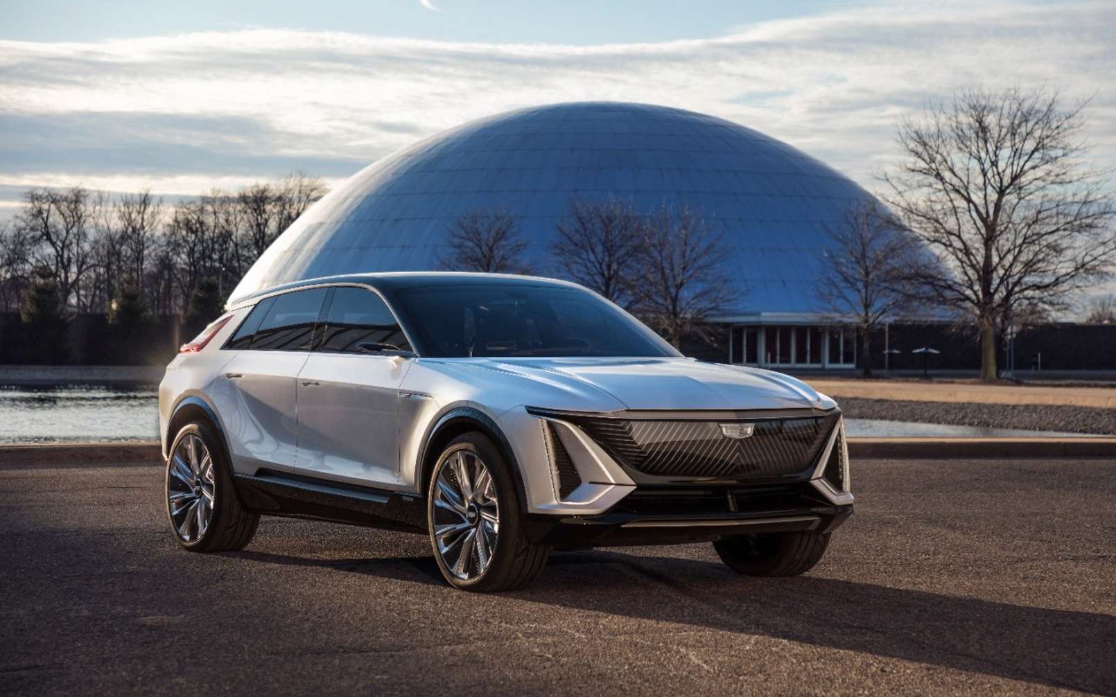 Cadillac s'attaque à Tesla avec la Lyriq, sa première voiture électrique