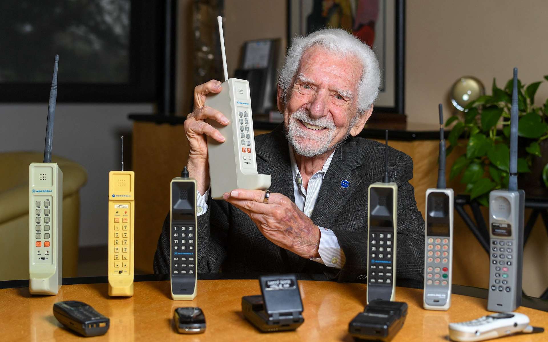 Il y a 50 ans, Martin Cooper appelait son rival à Bell System avec le 1er téléphone portable de l'histoire