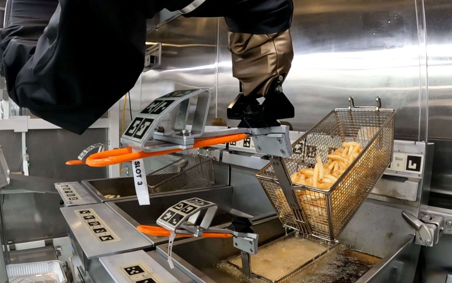 Ce robot fait les frites mieux qu'un humain