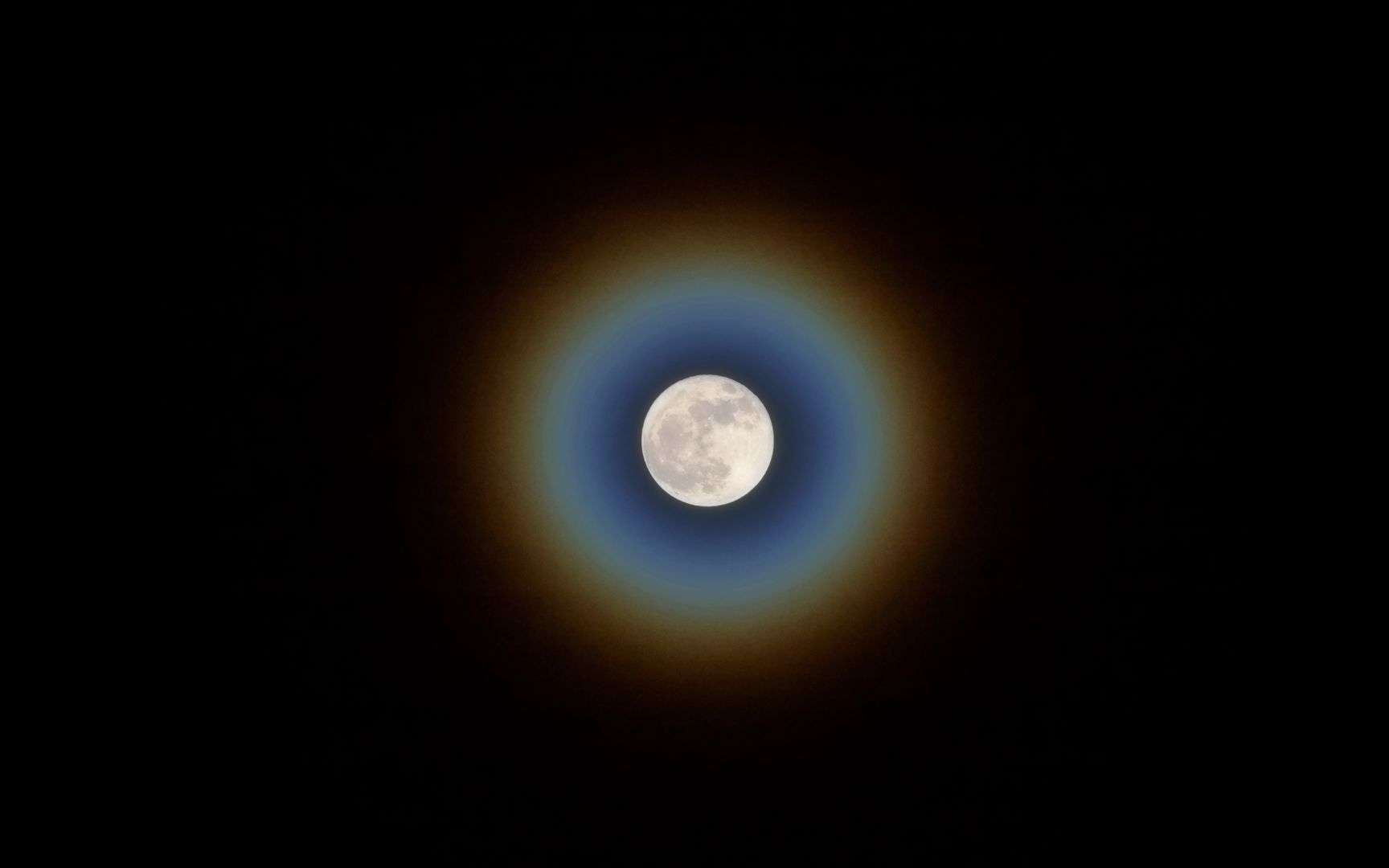 Phénomène météo extraordinaire : la couronne lunaire