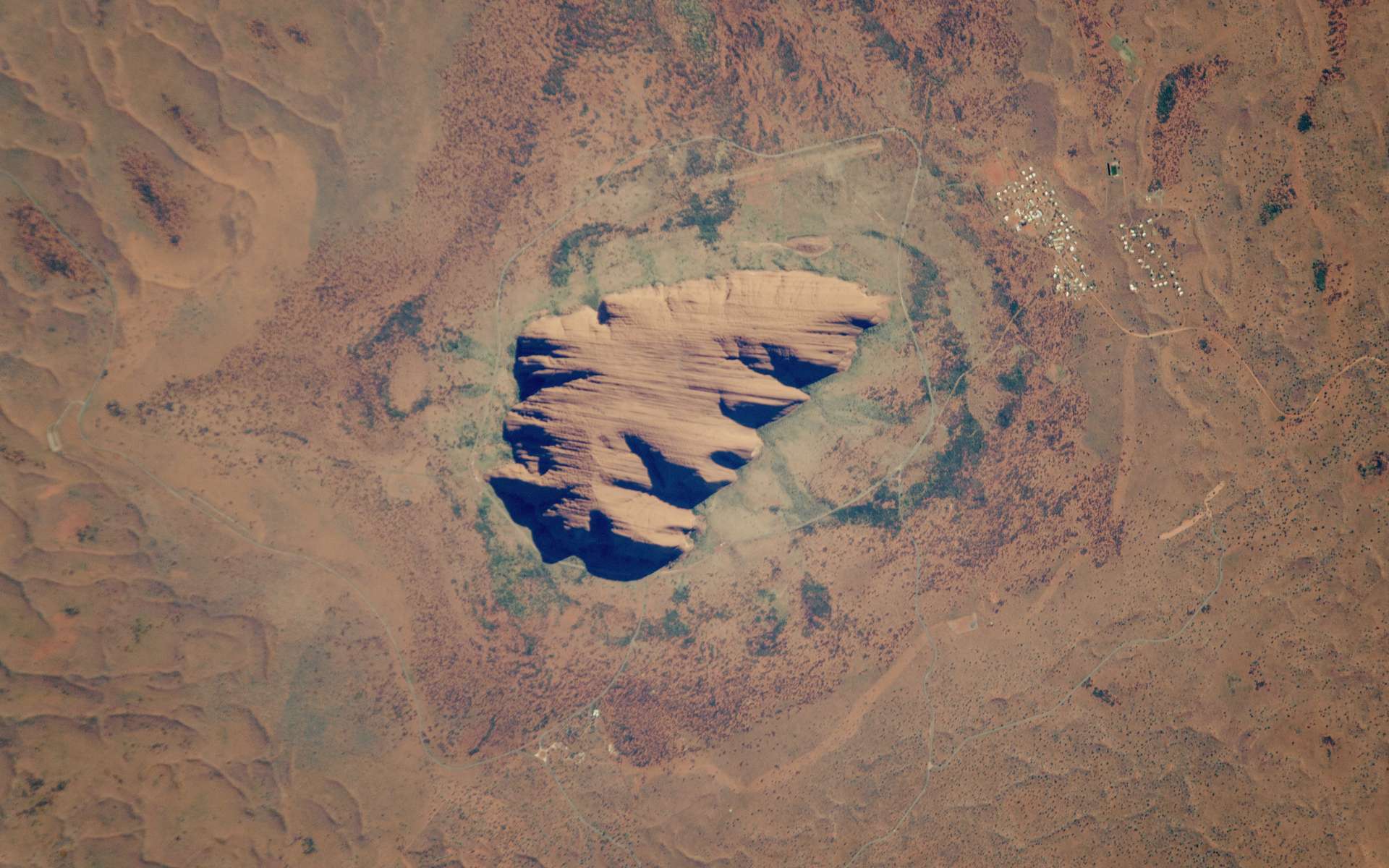 Dans les yeux de Thomas Pesquet : Uluru, le massif sacré des aborigènes